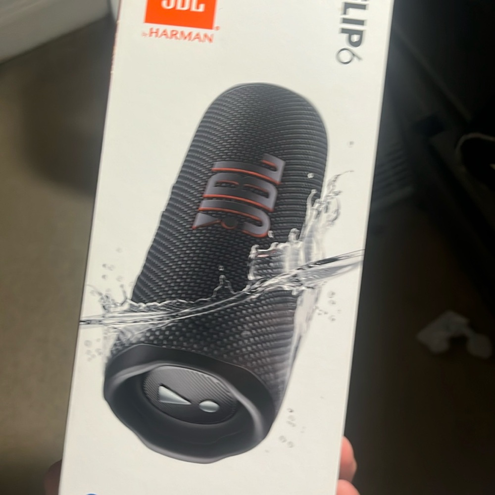 jbl flip 6 speaker barley used